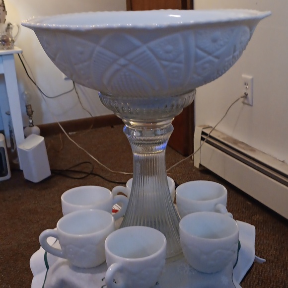 1950s mckee milk glass punch bowl with 10 cups - Picture 12 of 13